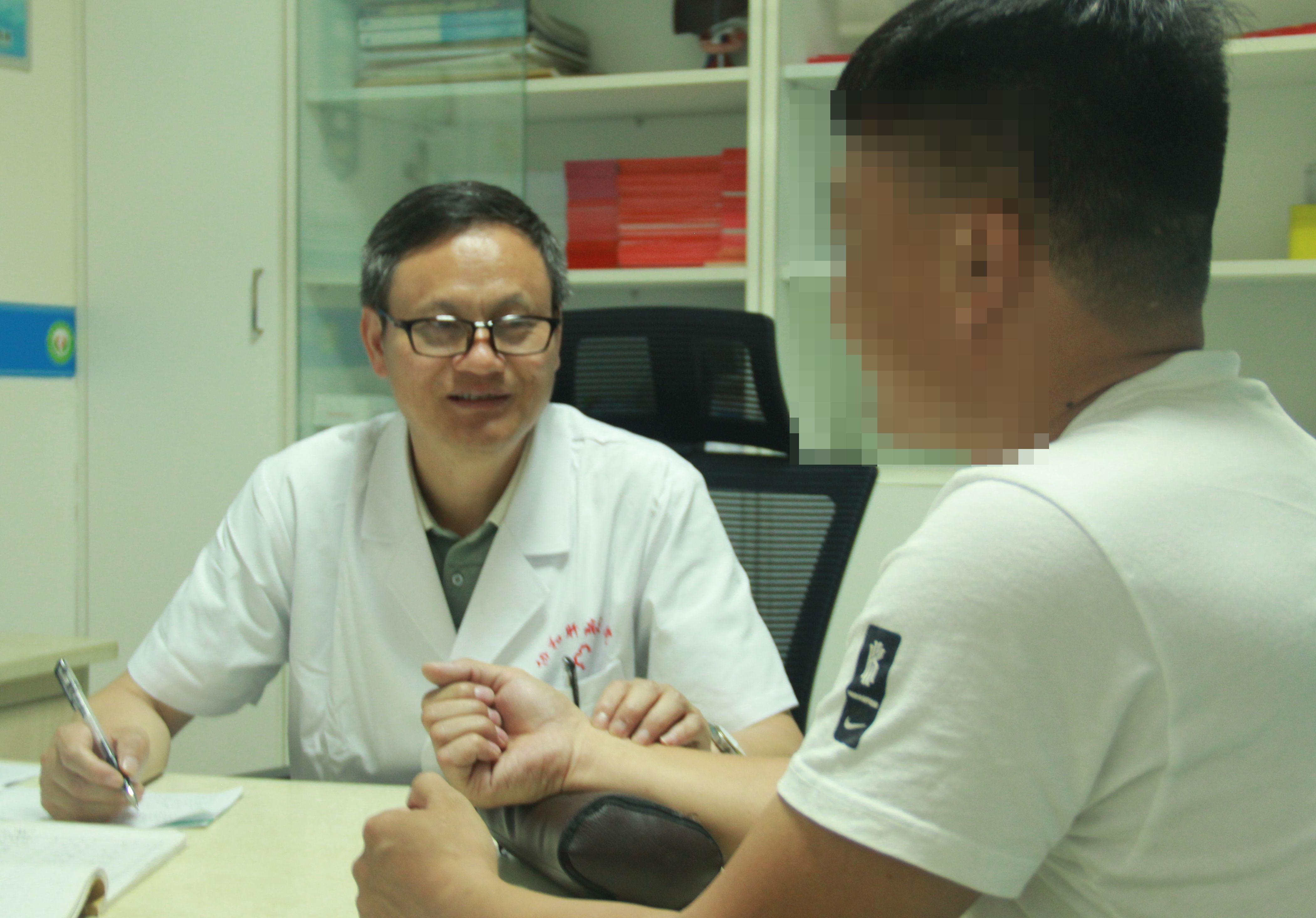 万历--主治医师  济南京坛肝病医院门诊专家